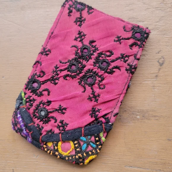 🎱🔮 Free People Boho Embroidered Repurposed vtg banjara hippie Wallet card case - Picture 14 of 16